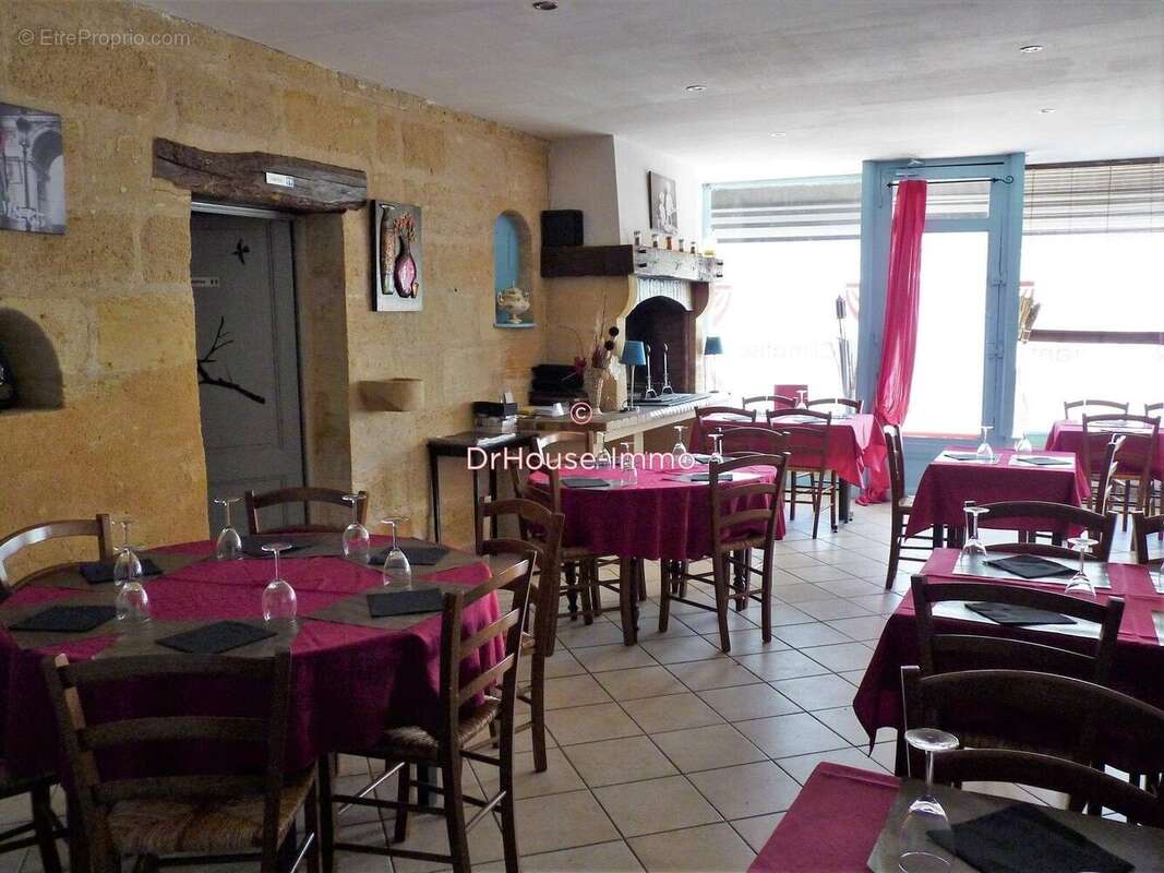 Appartement à SAINT-MEDARD-DE-GUIZIERES