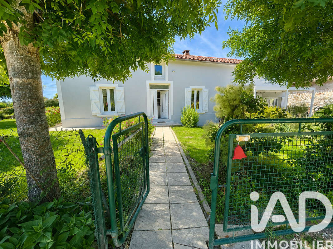 Maison 213 m² à Boudou  - photo 4