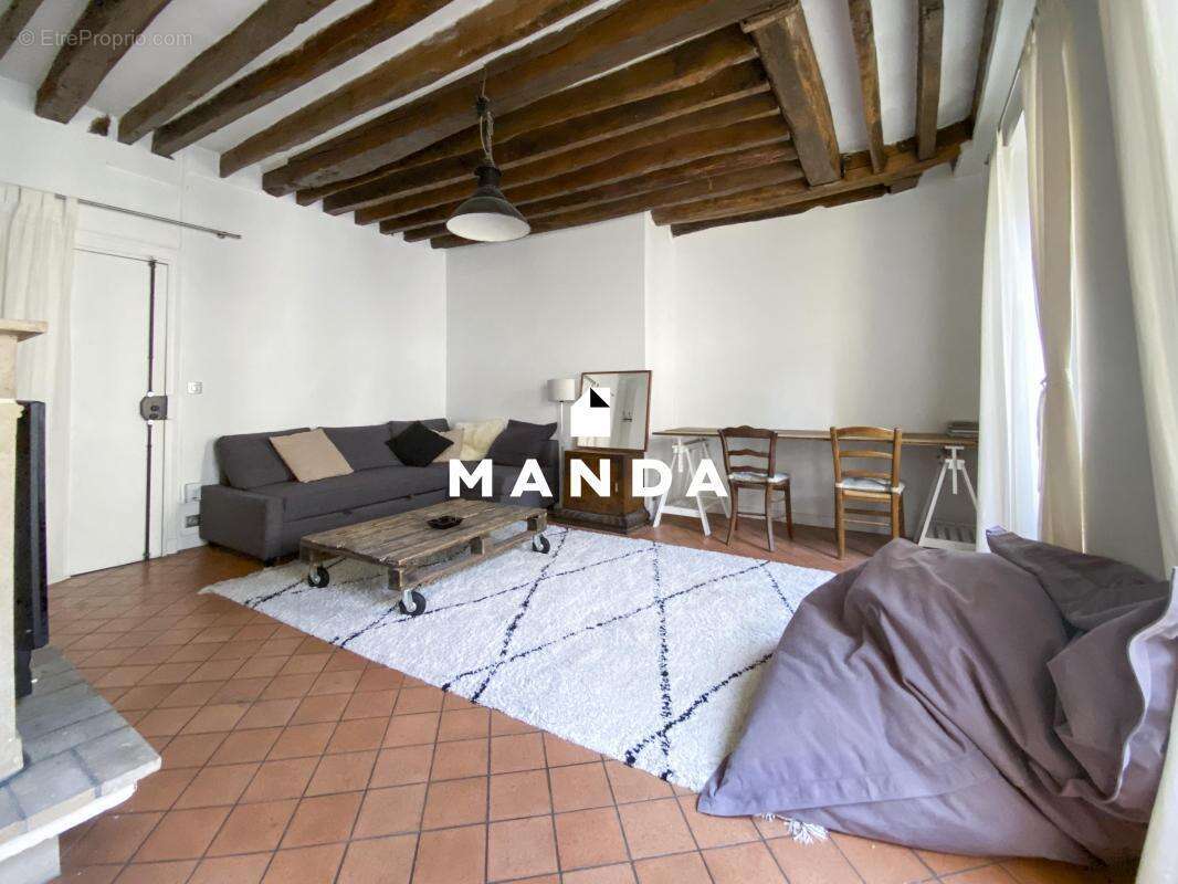 Appartement à PARIS-3E