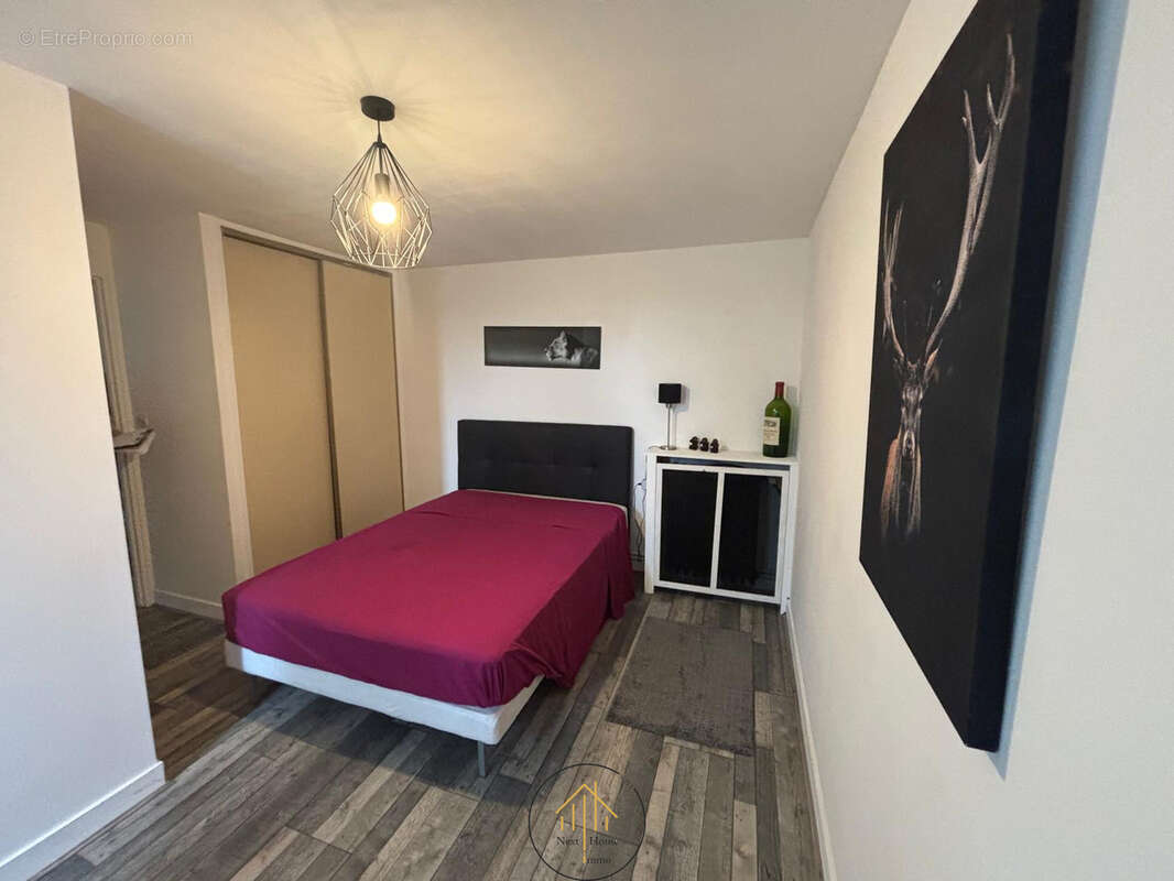 Appartement à MONTMOREAU-SAINT-CYBARD