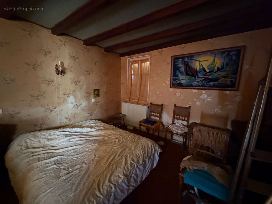Maison de village avec beau potentiel et beau terrain - photo 9