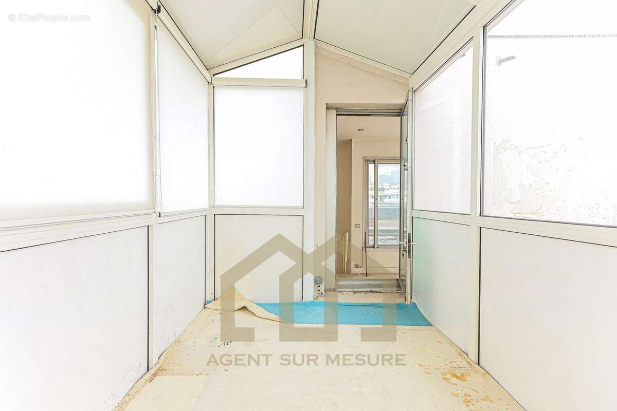 Appartement à NEUILLY-SUR-SEINE