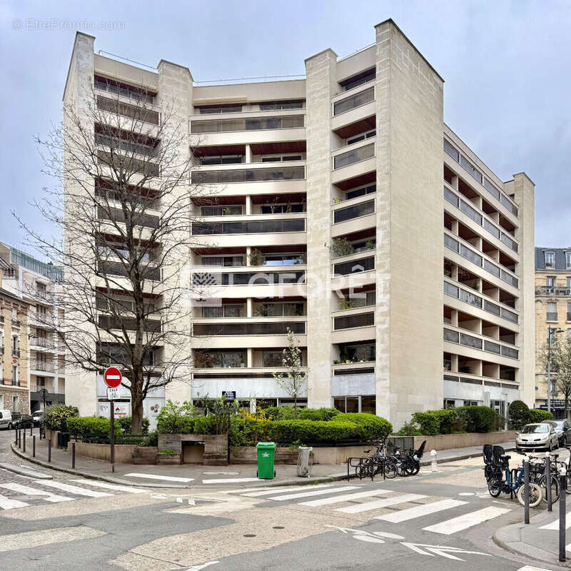 Appartement à PARIS-14E