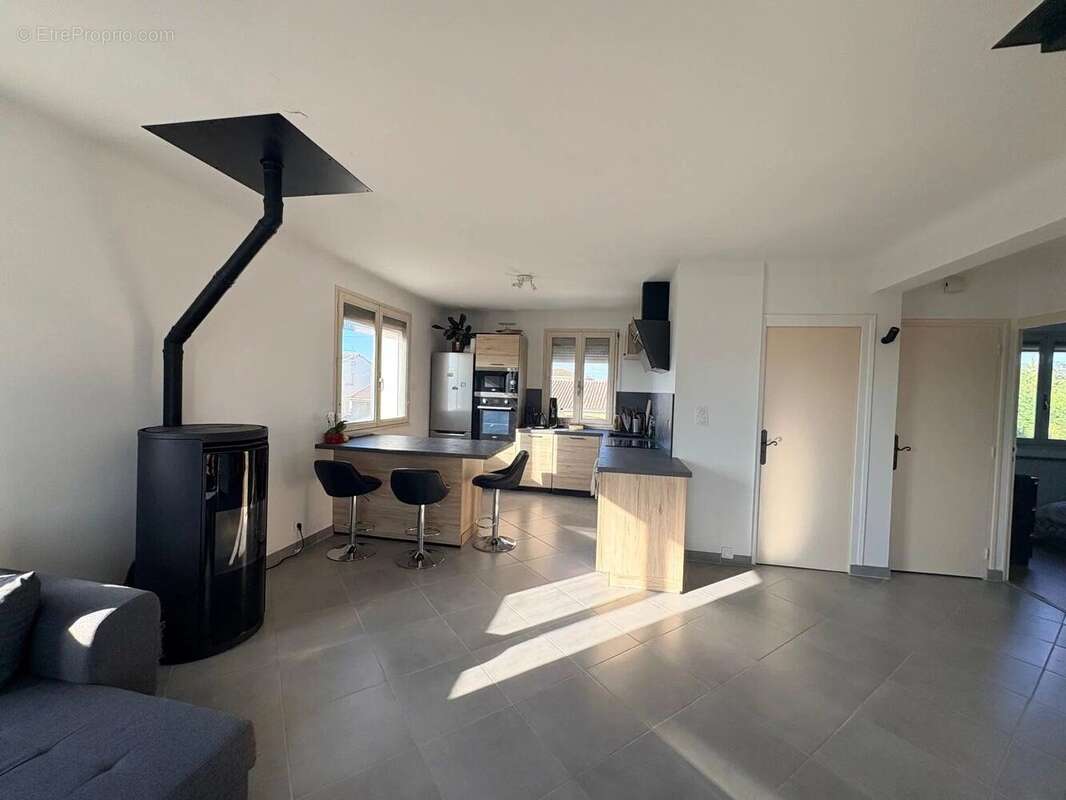 Maison à SAINT-MARCEL-LES-VALENCE