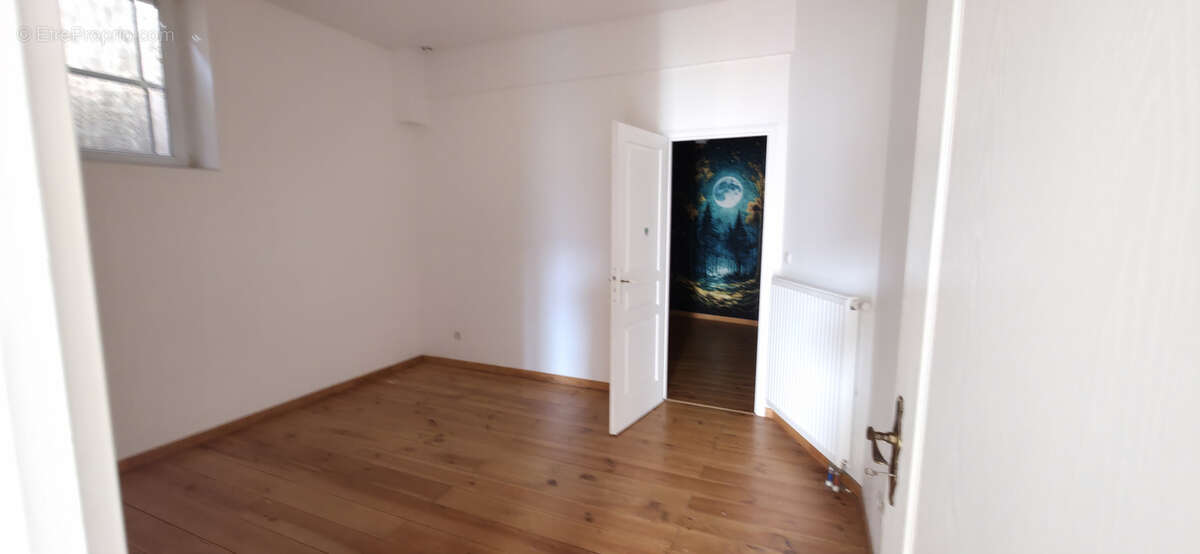 Appartement 110 m² à Ville  - photo 5