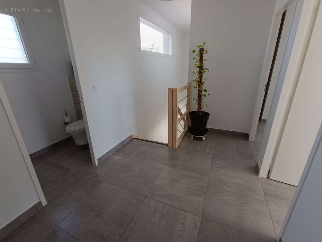 Maison à SAINT-LAURENT-DE-LA-SALANQUE