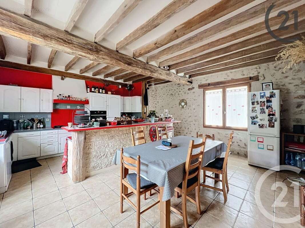 Maison à NOISY-RUDIGNON