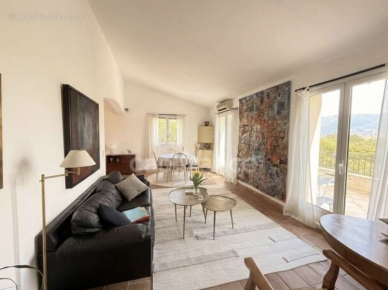 Maison à MOUANS-SARTOUX