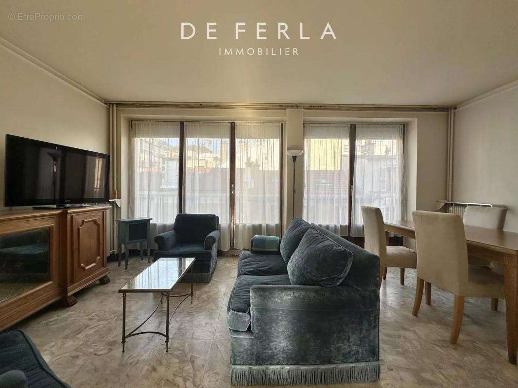 Appartement à PARIS-14E