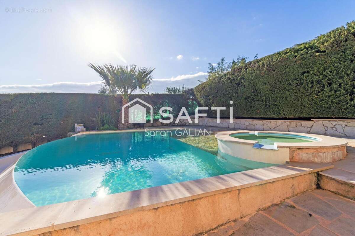 Photo 3 - Maison à ROQUEBRUNE-SUR-ARGENS