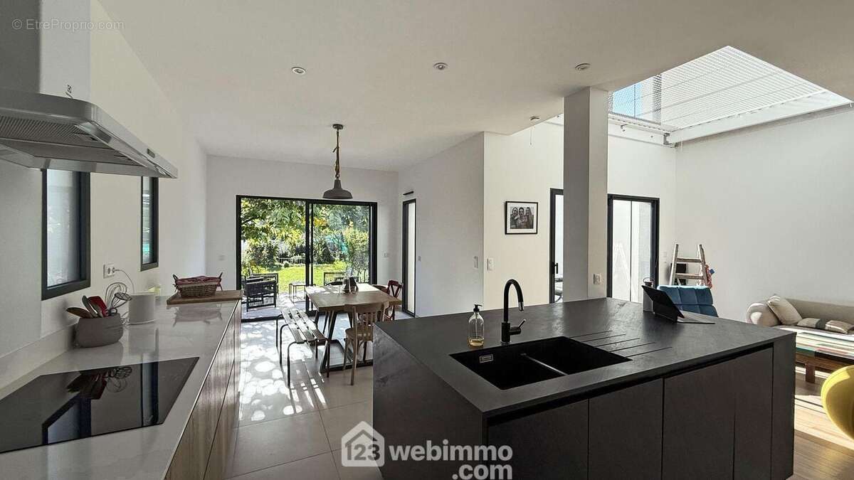 Maison à SAINT-MAUR-DES-FOSSES