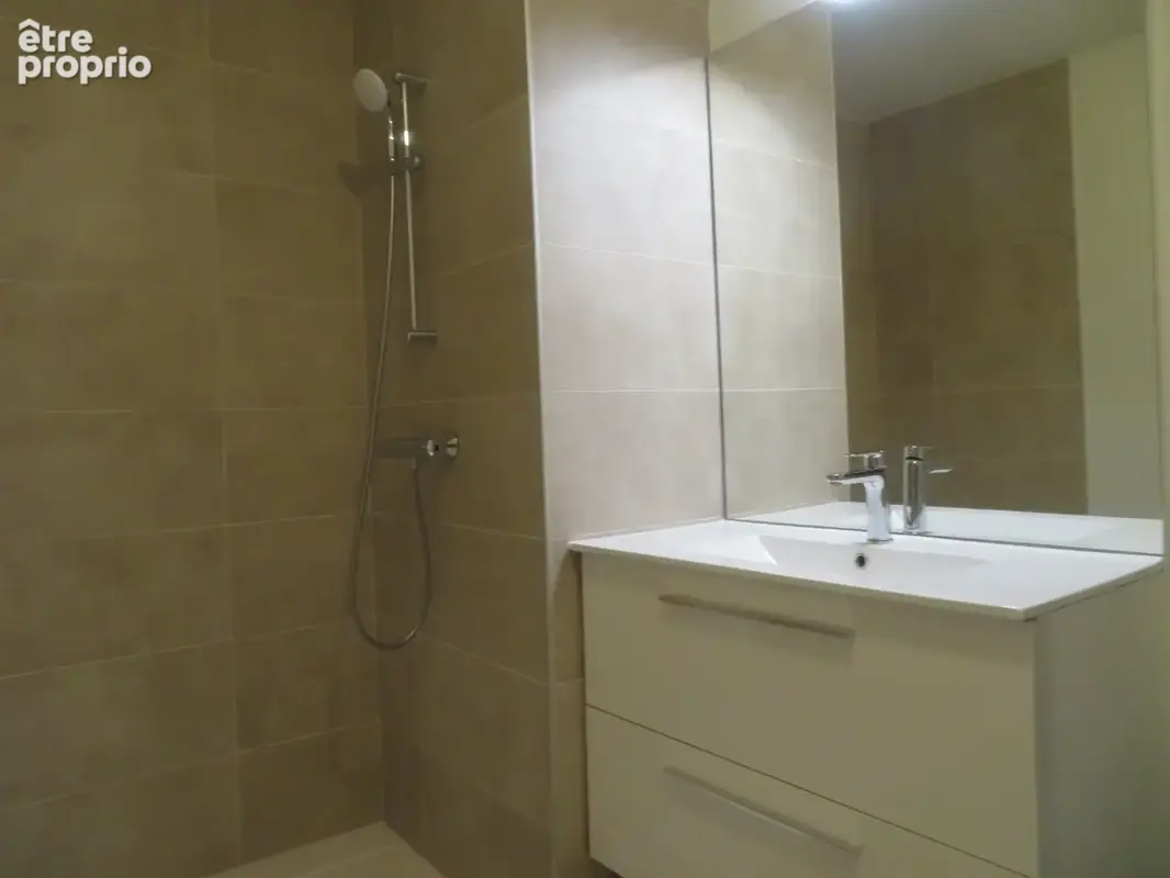 APPARTEMENT T3 en résidence sécurisée de 67 m2 à DIGNE LES BAINS (04) - photo 18