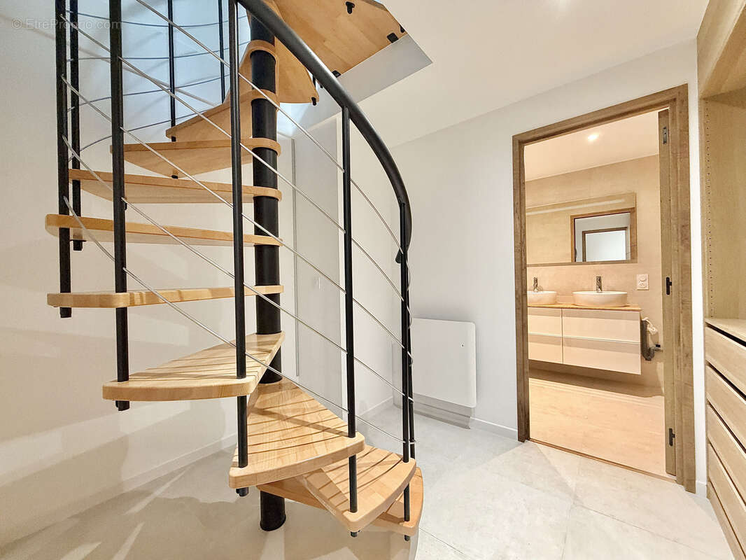 Appartement à CRANVES-SALES