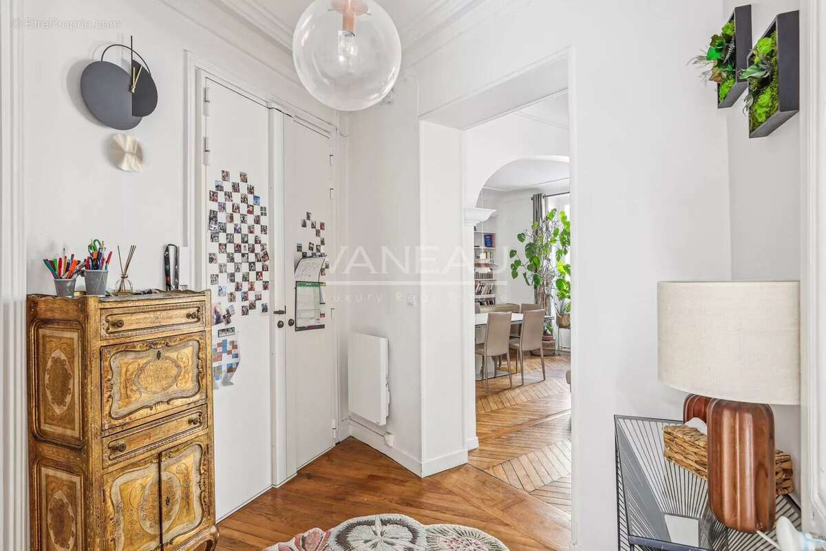 Appartement à PARIS-10E