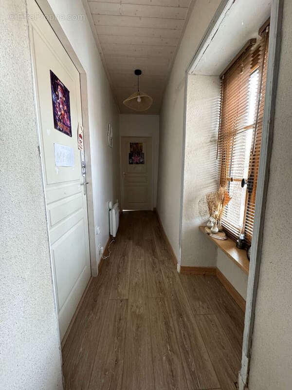 Maison à BEAULIEU-SOUS-LA-ROCHE