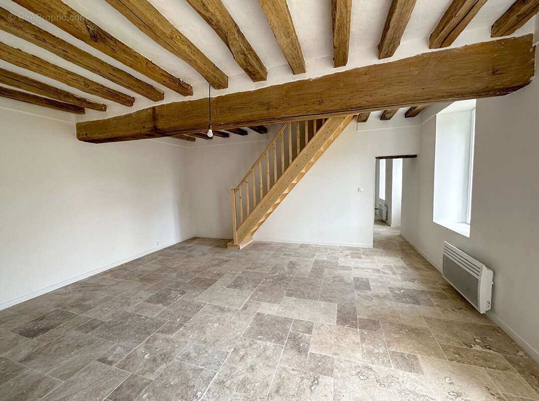 Maison à HOUDAN