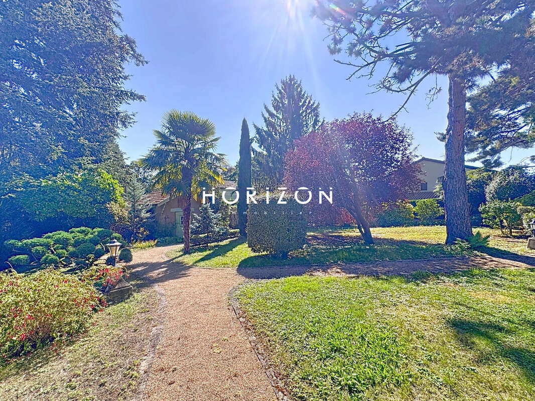 Maison à CHARNAY-LES-MACON