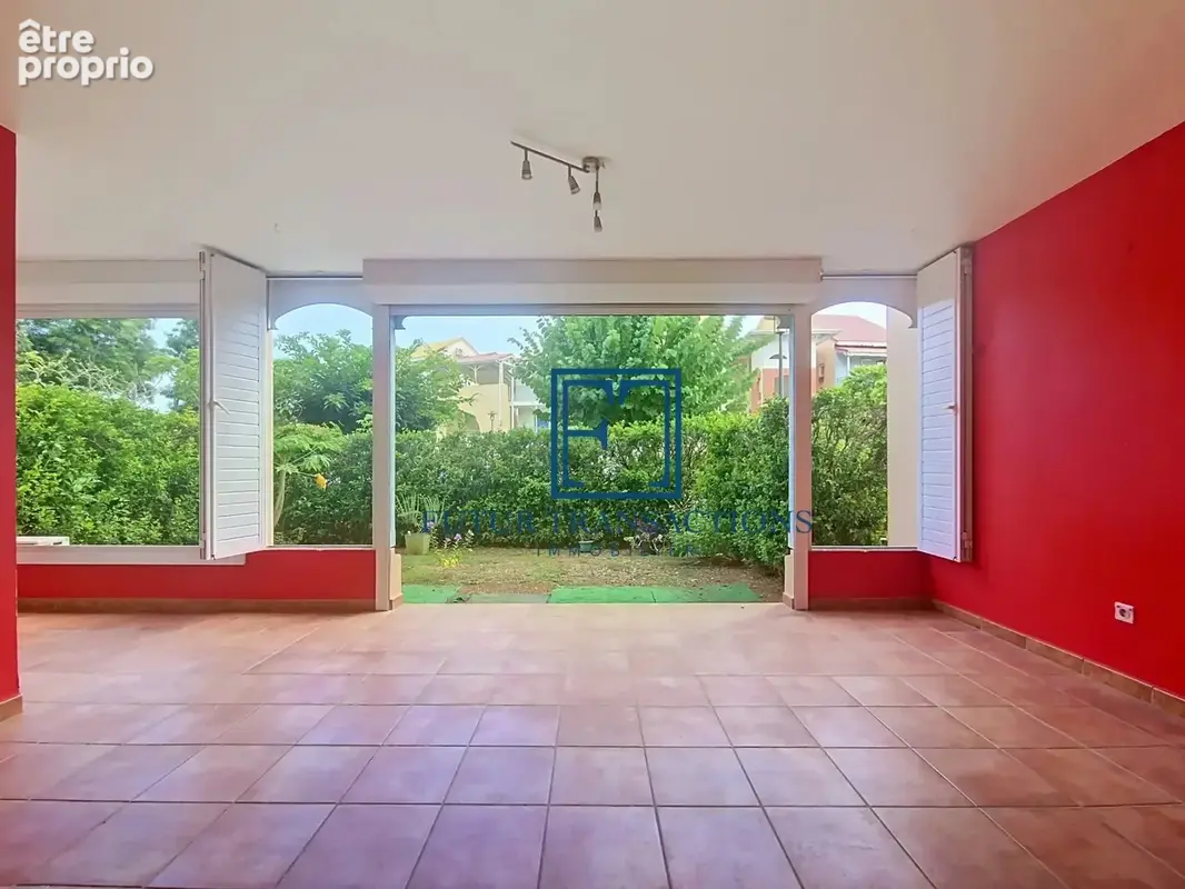 Le Gosier – T3 avec jardin privatif, piscine et accès direct à la plage - photo 3
