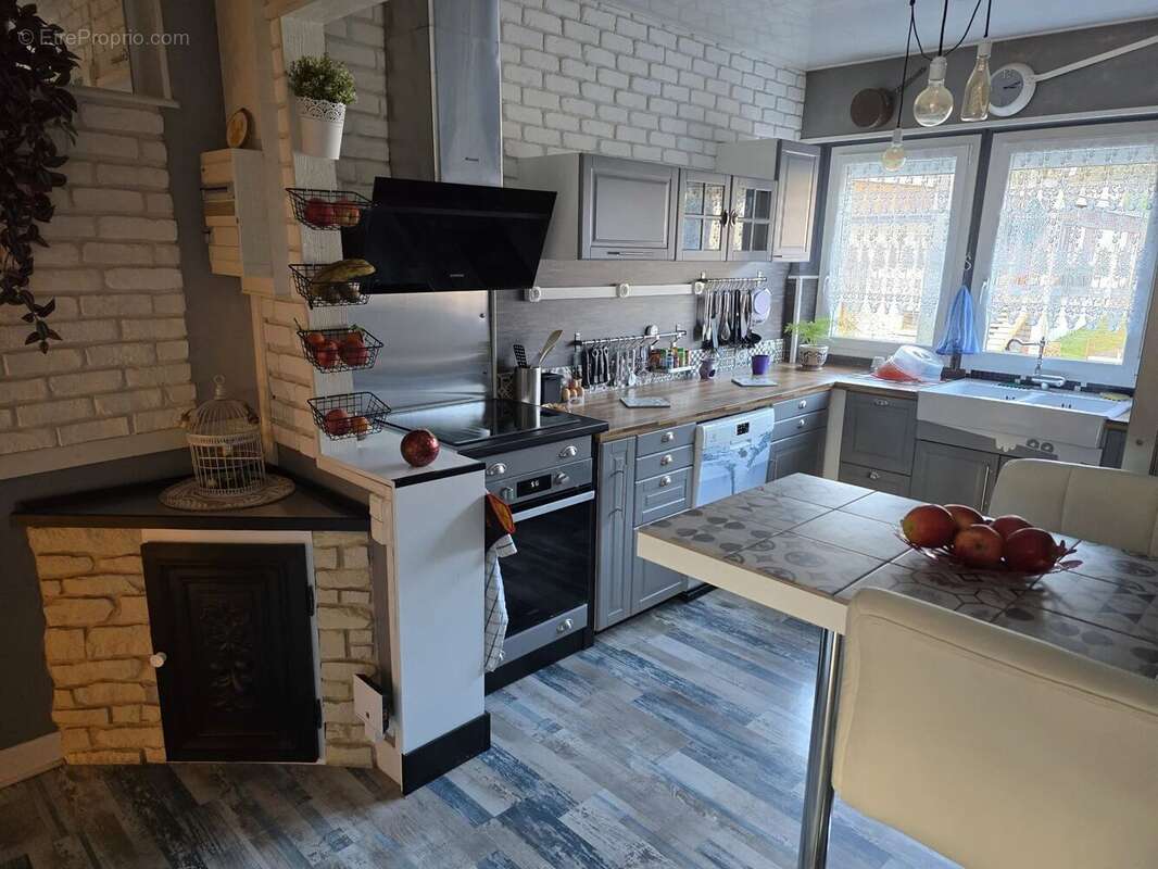 Maison à AUZAT-LA-COMBELLE