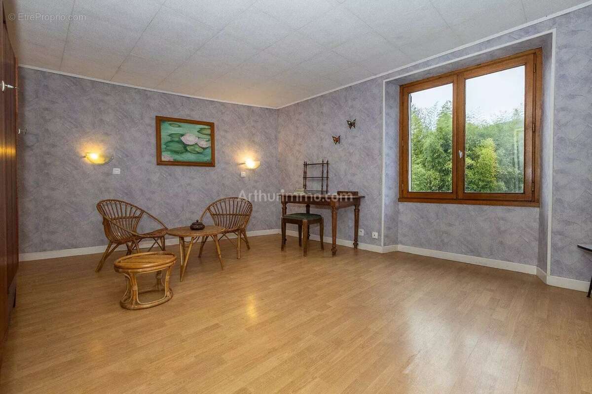 Maison à SAINT-BUEIL