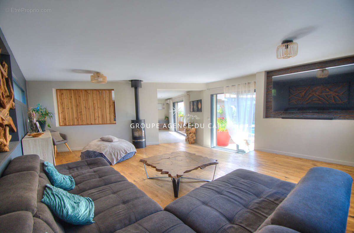 Maison à PUGET-SUR-ARGENS