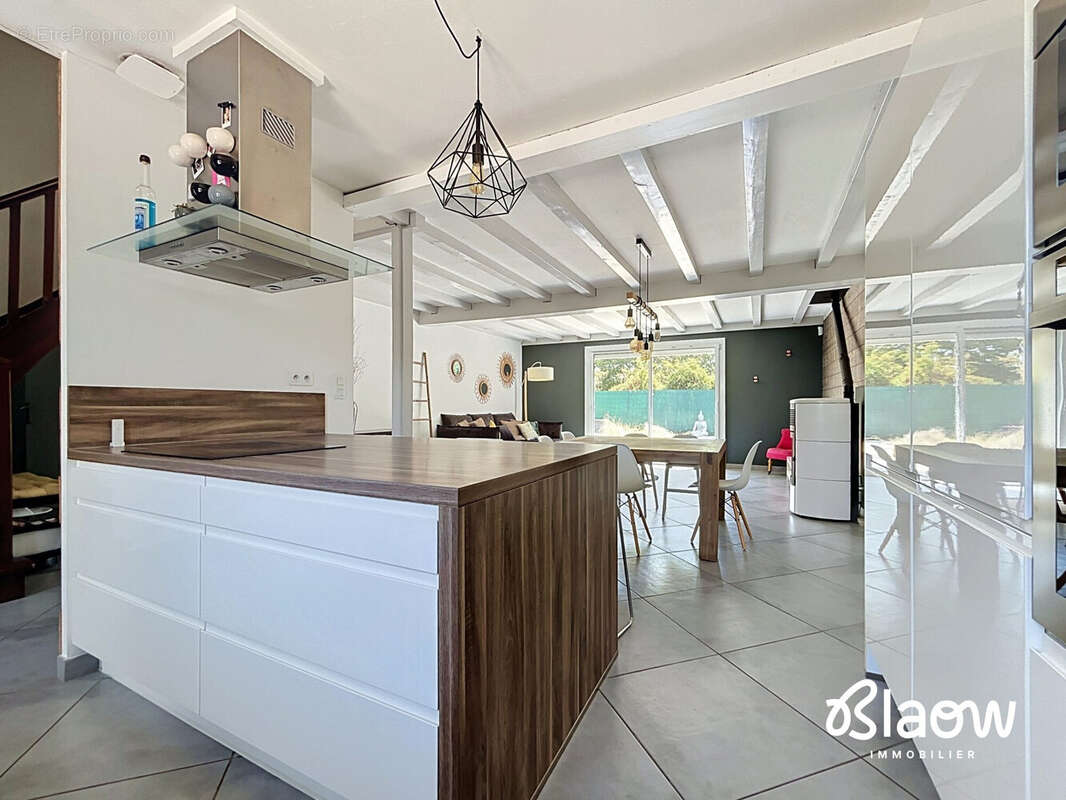 Maison 146 m² à Chassieu  - photo 6
