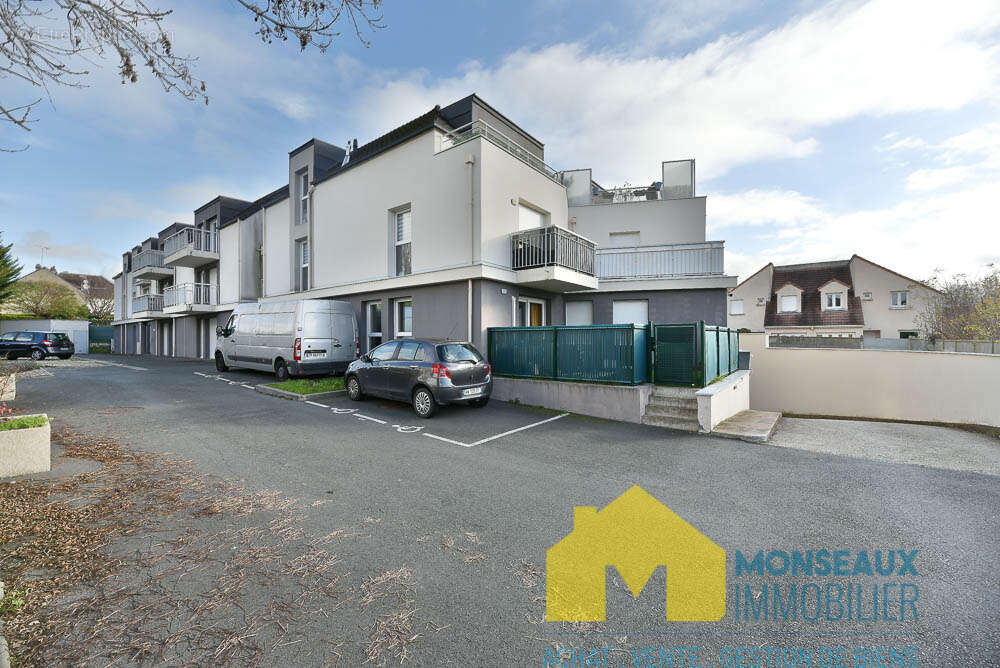 Appartement à CHILLY-MAZARIN