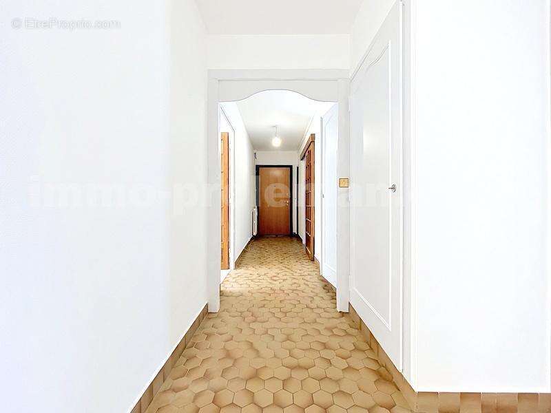 Appartement_T3_Annemasse_Genève_Ceva_tramway_Suisse_investissement_hyper_centre_Séjour_ - Appartement à ANNEMASSE