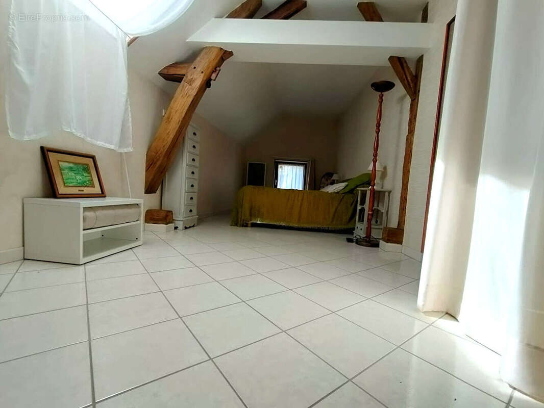 Maison à COULANGES-SUR-YONNE