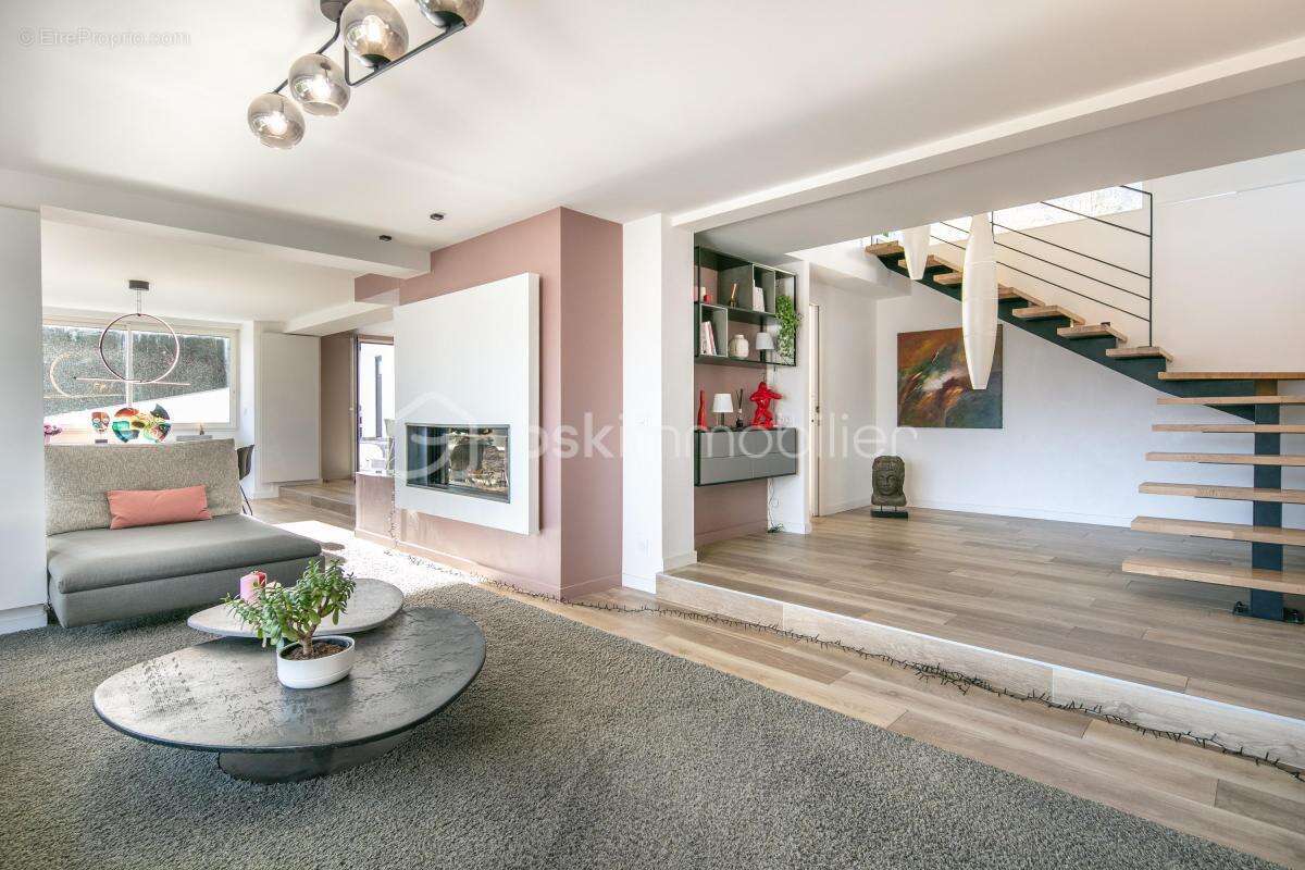 Maison à VARCES-ALLIERES-ET-RISSET