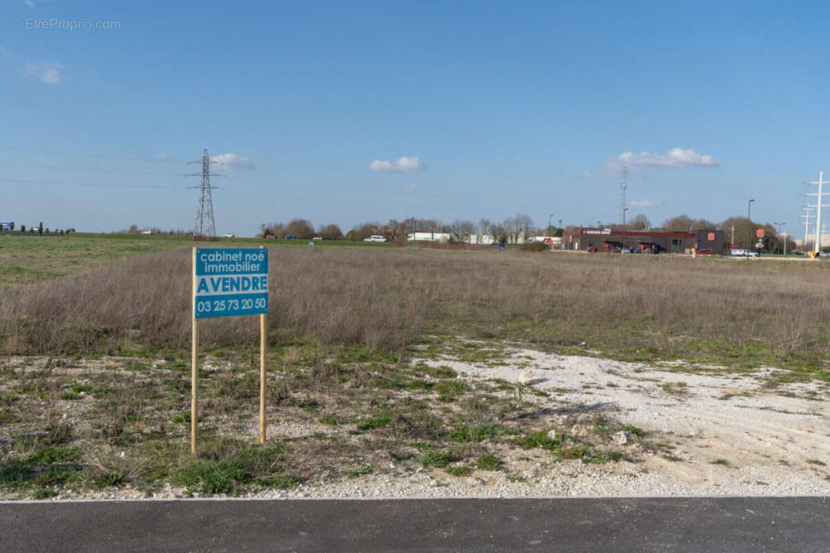 Photo 2 - Terrain à ROSIERES-PRES-TROYES