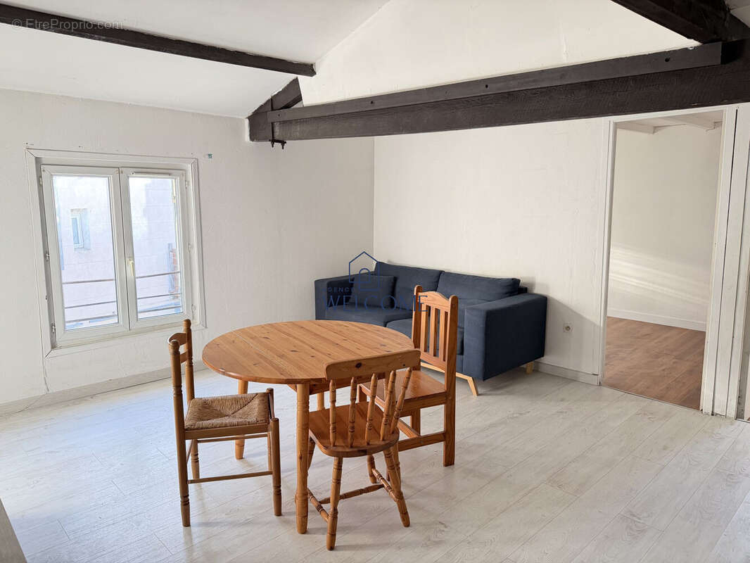 Appartement à BAGNOLS-SUR-CEZE