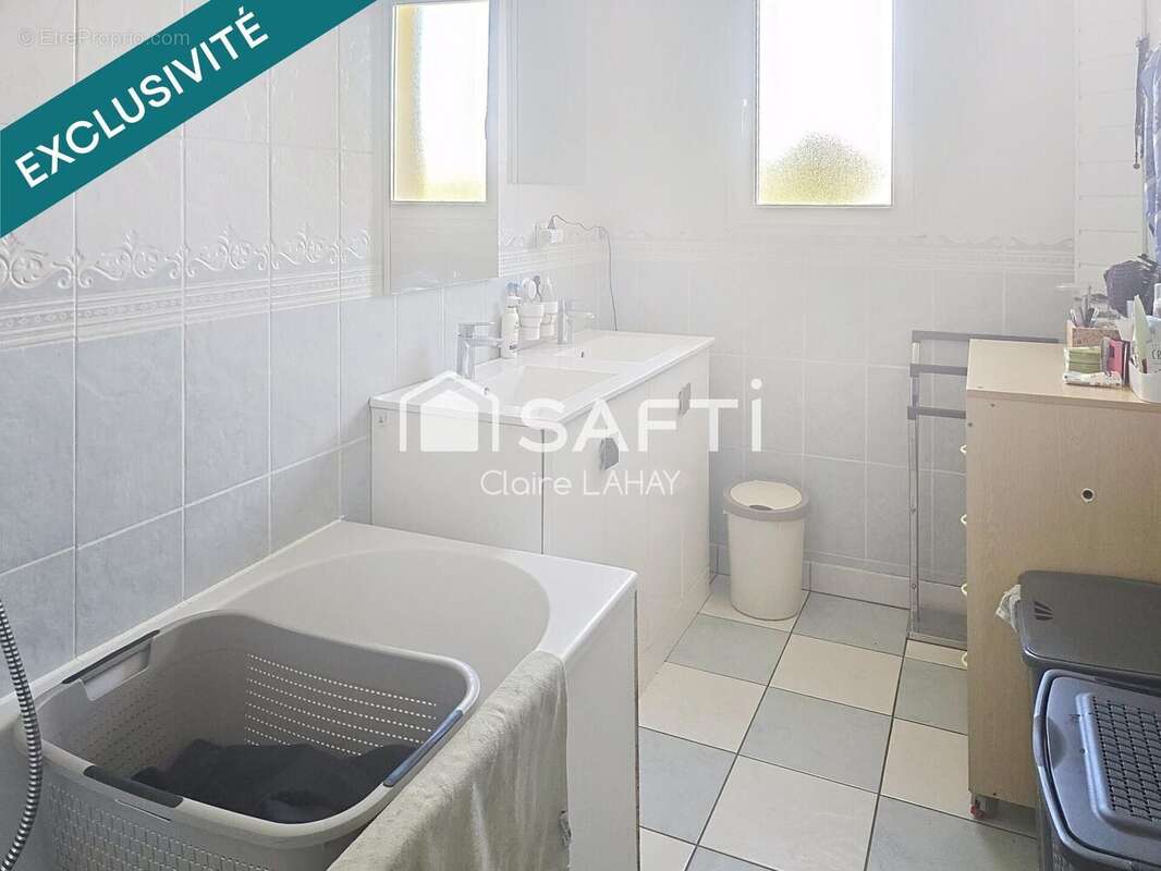 Maison 119 m² à Saint-Jean-Du-Bois  - photo 3
