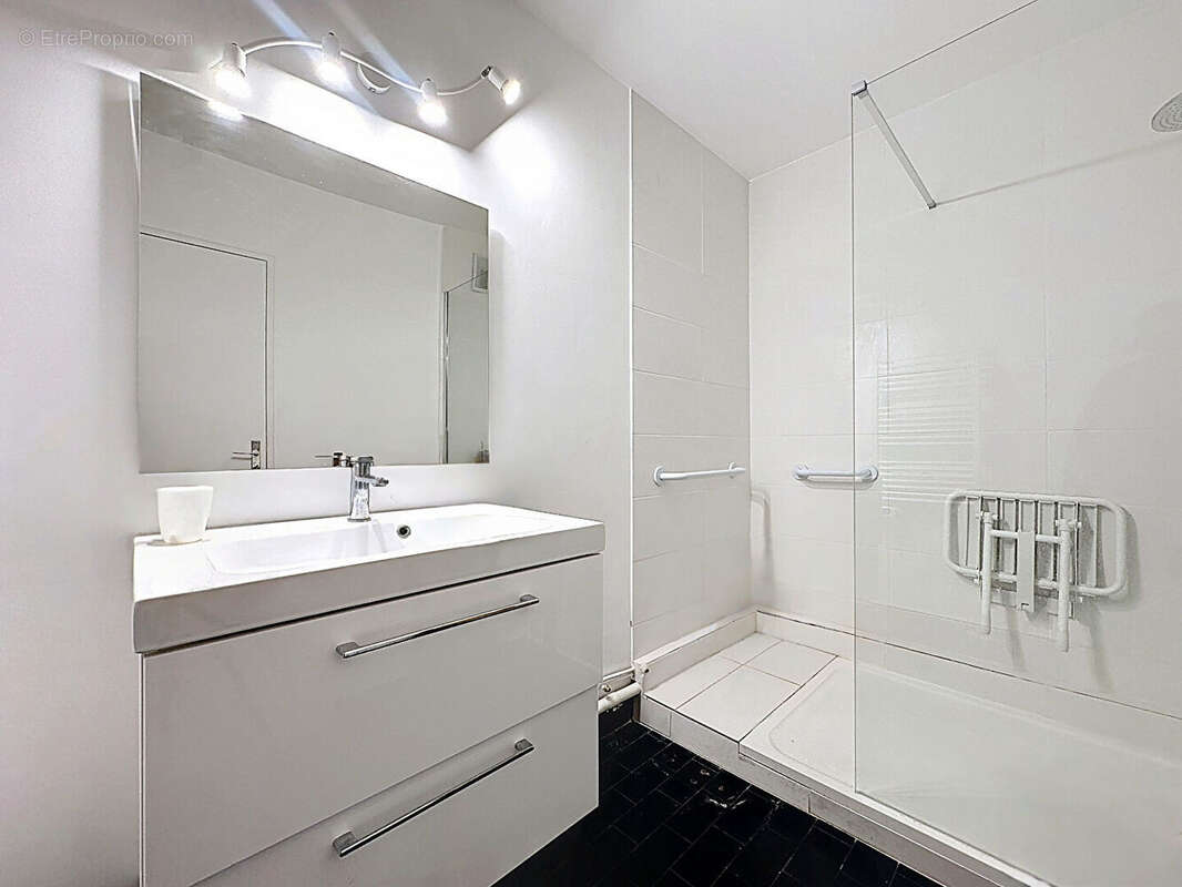 Appartement à MARSEILLE-4E