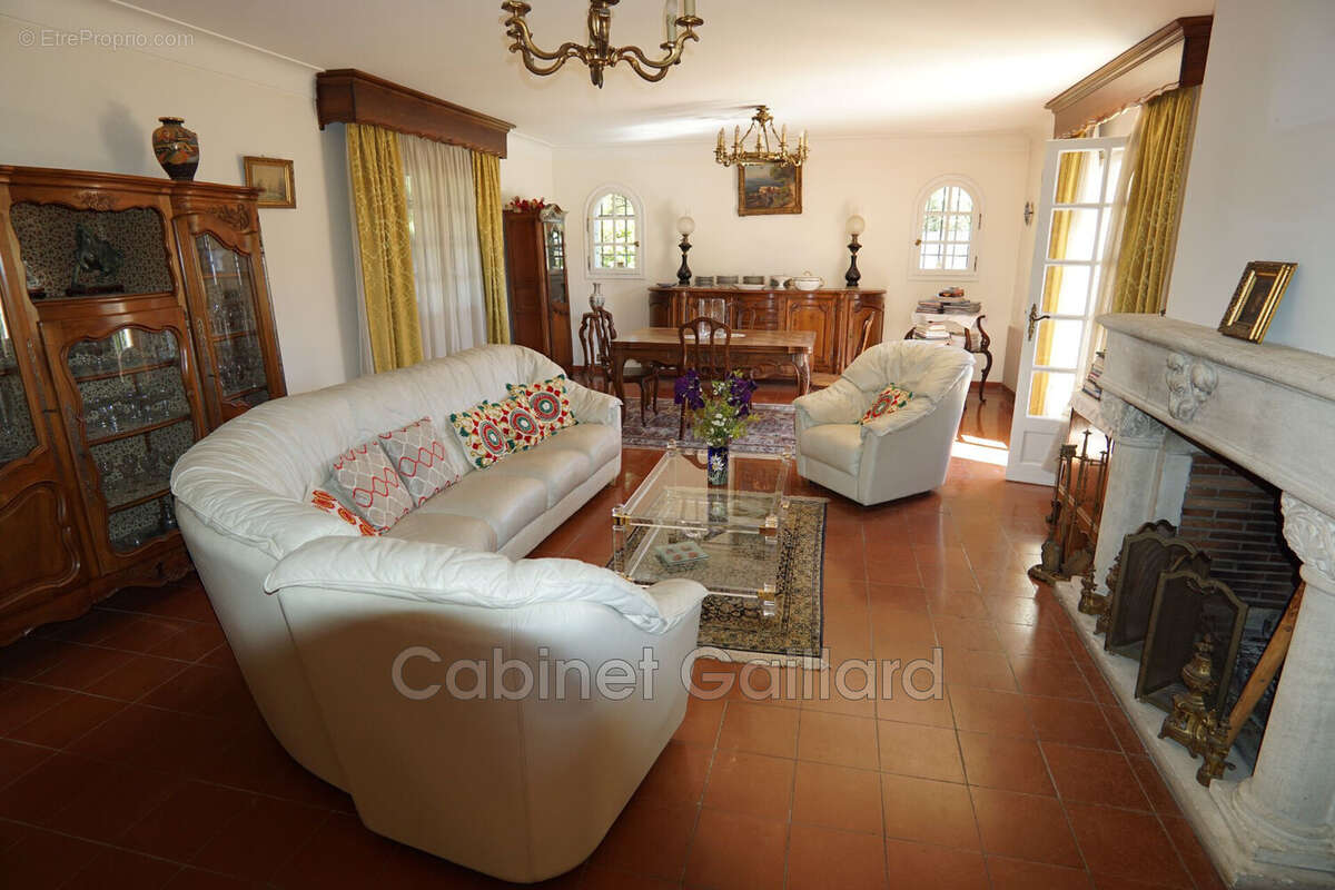Maison 295 m² à Peymeinade  - photo 9