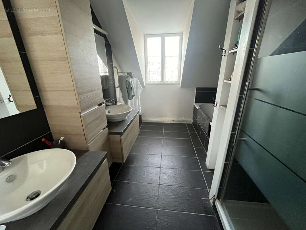 Appartement à MOULINS