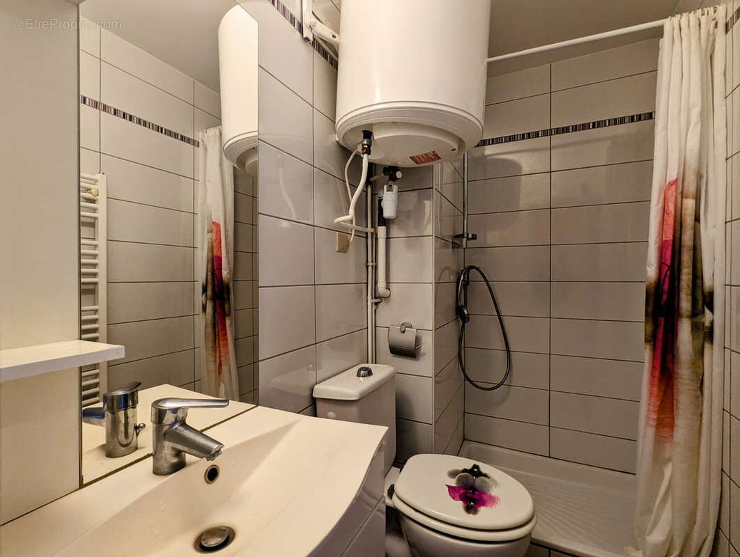 Appartement à LAMALOU-LES-BAINS