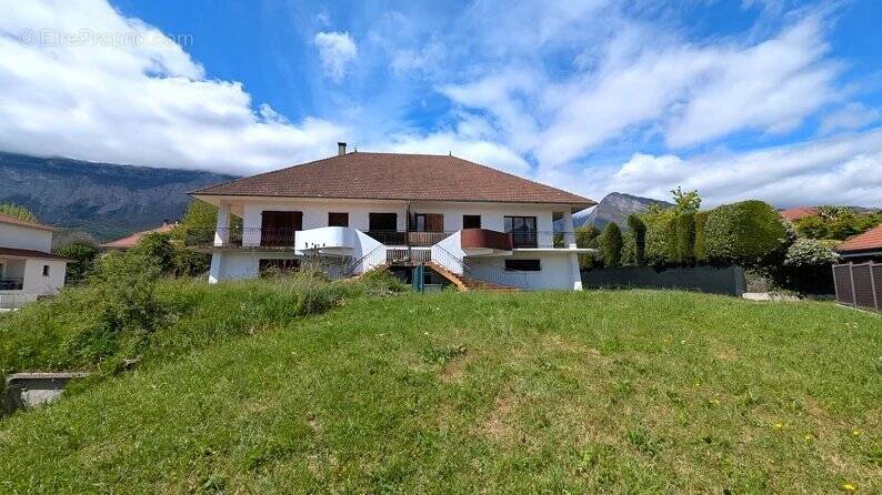 Maison à SAINT-ISMIER