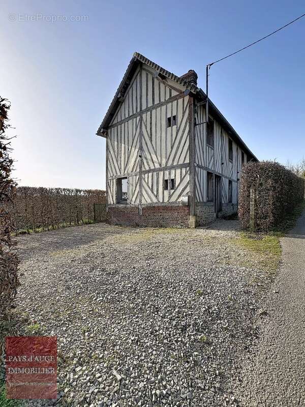 Maison à SAINT-PIERRE-SUR-DIVES