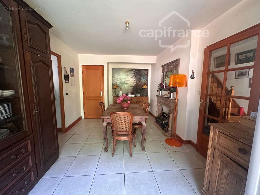 Maison familiale de 225 m² avec dépendance sur 3 022 m² - Domaine de Carheil à Plessé - photo 8