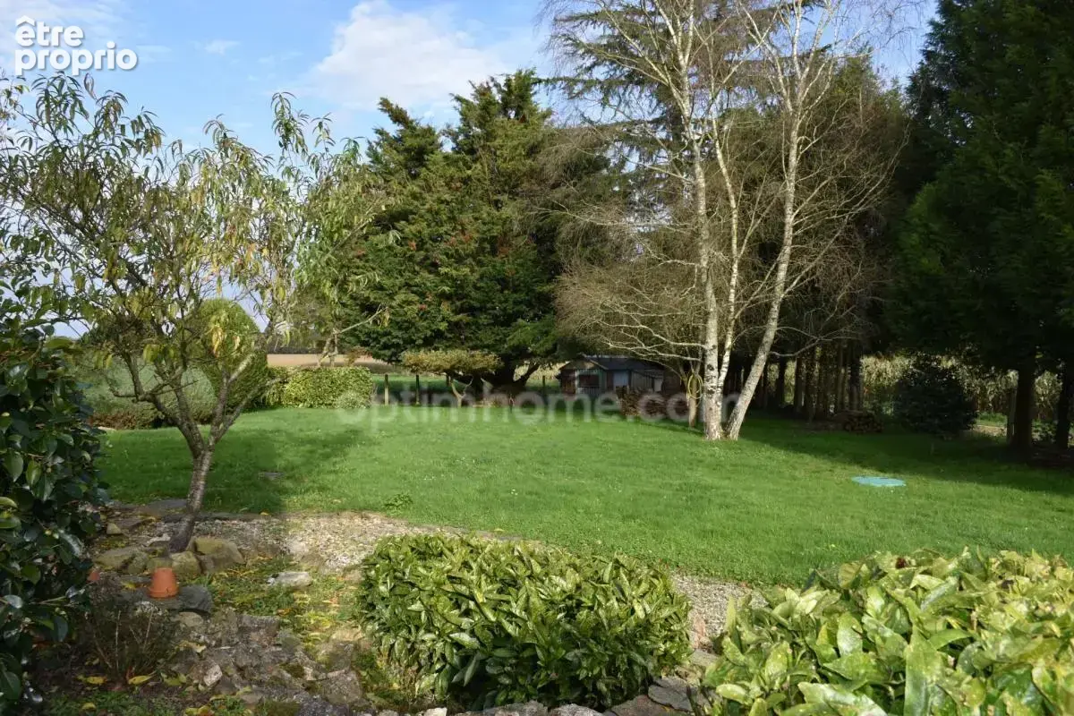 Ensemble immobilier en pierres sur vaste terrain paysagé - photo 16