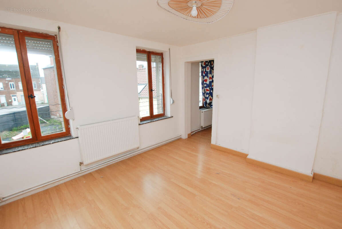 Maison robuste en brique - photo 9