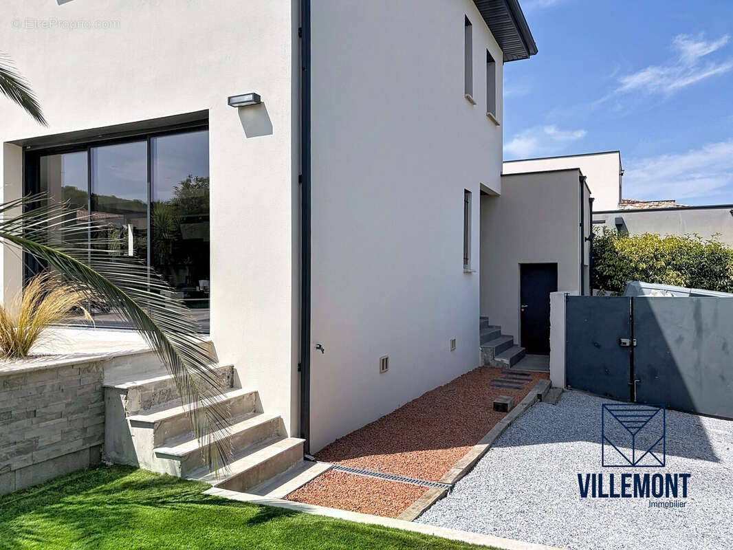 Maison 145 m² à Villetelle  - photo 4