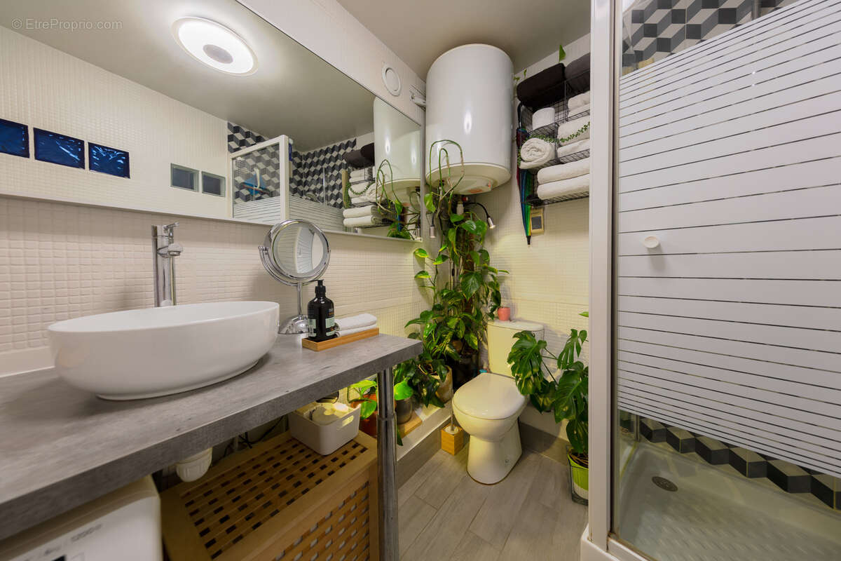 Appartement à PARIS-20E