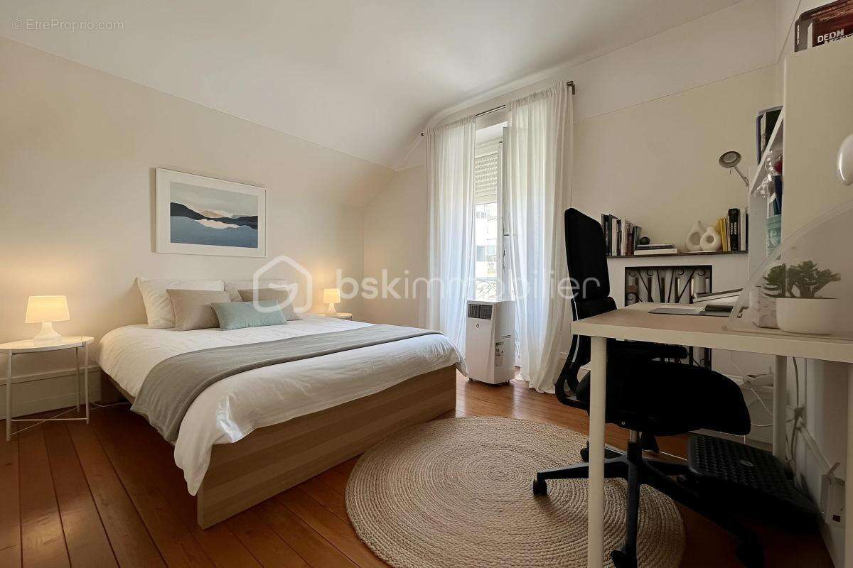 Maison en pierre 114 m² - dépendance de 100 m² louée – Revenu locatif - Centre ville - photo 9