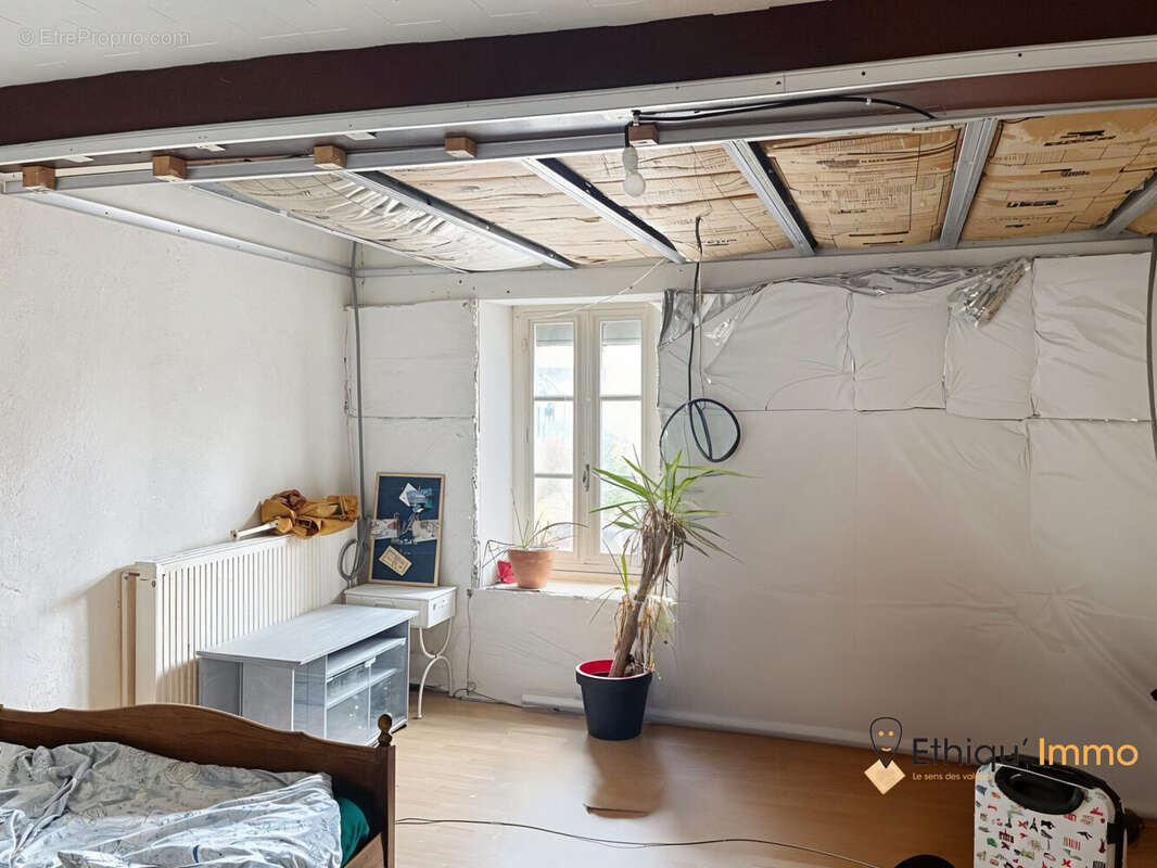 Maison à DONJEUX