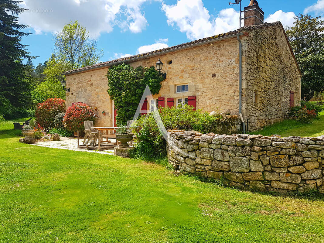 Maison à LACAPELLE-BIRON