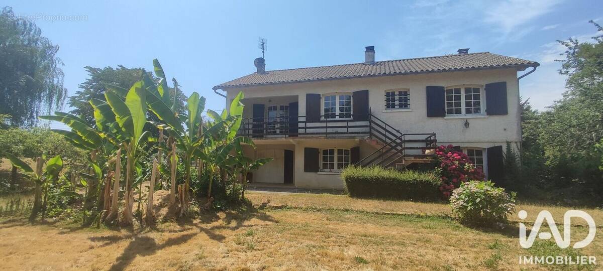 Photo 1 - Maison à LA CRECHE