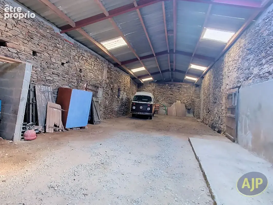 Belle grange en pierre sur + 1800 m² - photo 4