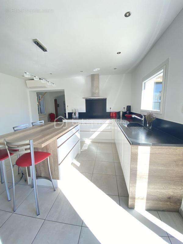 Maison à POURRIERES